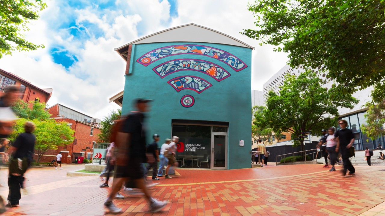 'Connection' mural by artist Mandi Barton on Swinburne's Hawthorn campus.