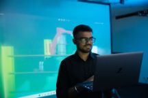 International students in the Virtual Design lab