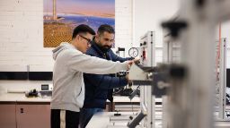 An image of Swinburne students using the Applied Mechanics Lab (Dynamics Lab)